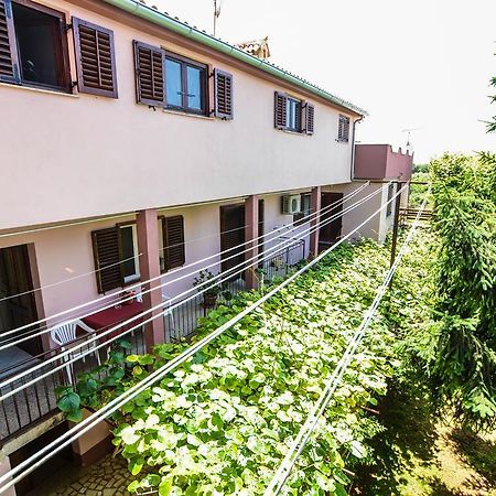 Apartments Ema Pula Exterior foto